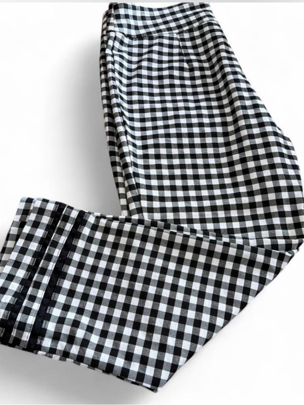 Women’s  size 10 stretch pants by Crown & Ivy, classic black & white gingham.